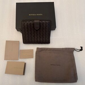 Bottega Veneta Intrecciato Brown Leather Compact Wallet | Full Inclusion